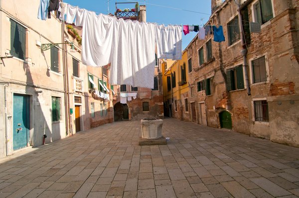 Quels sont les itinéraires les plus pittoresques pour une randonnée en autonomie en Écosse?